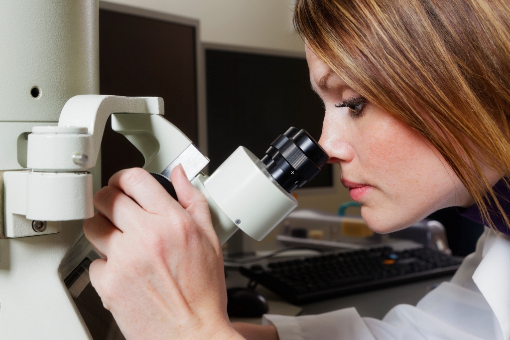 Women with telescope